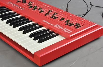 Roland-Red SH-101